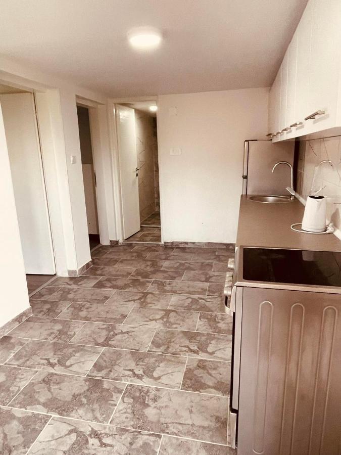 Ajla - Free Parking Apartment ซาราเยโว ภายนอก รูปภาพ