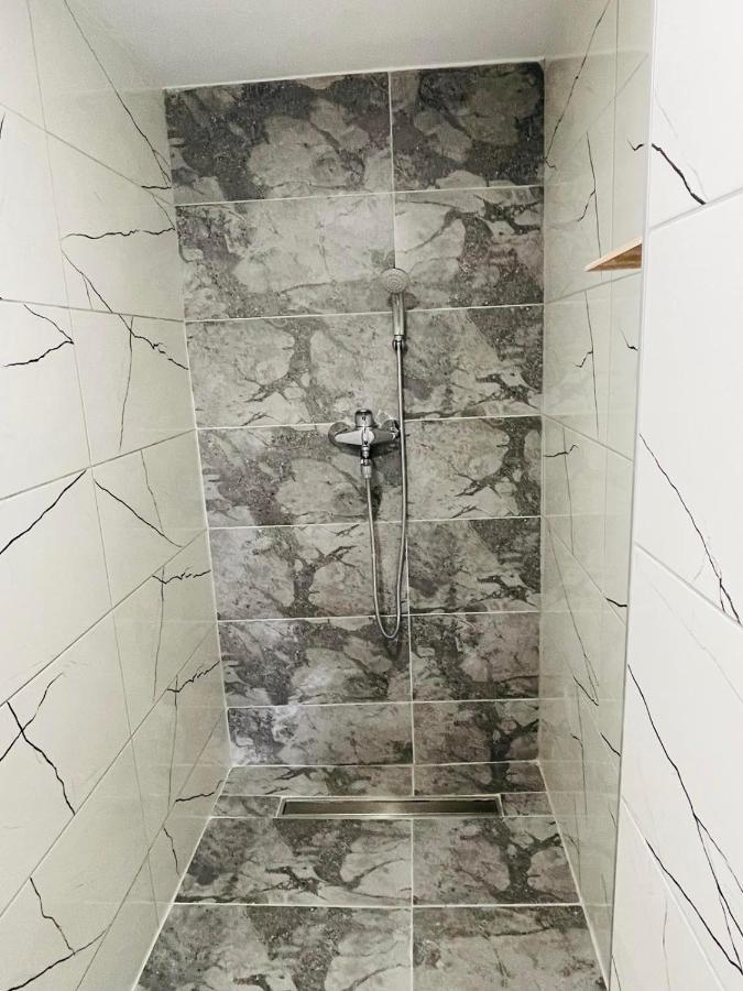 Ajla - Free Parking Apartment ซาราเยโว ภายนอก รูปภาพ