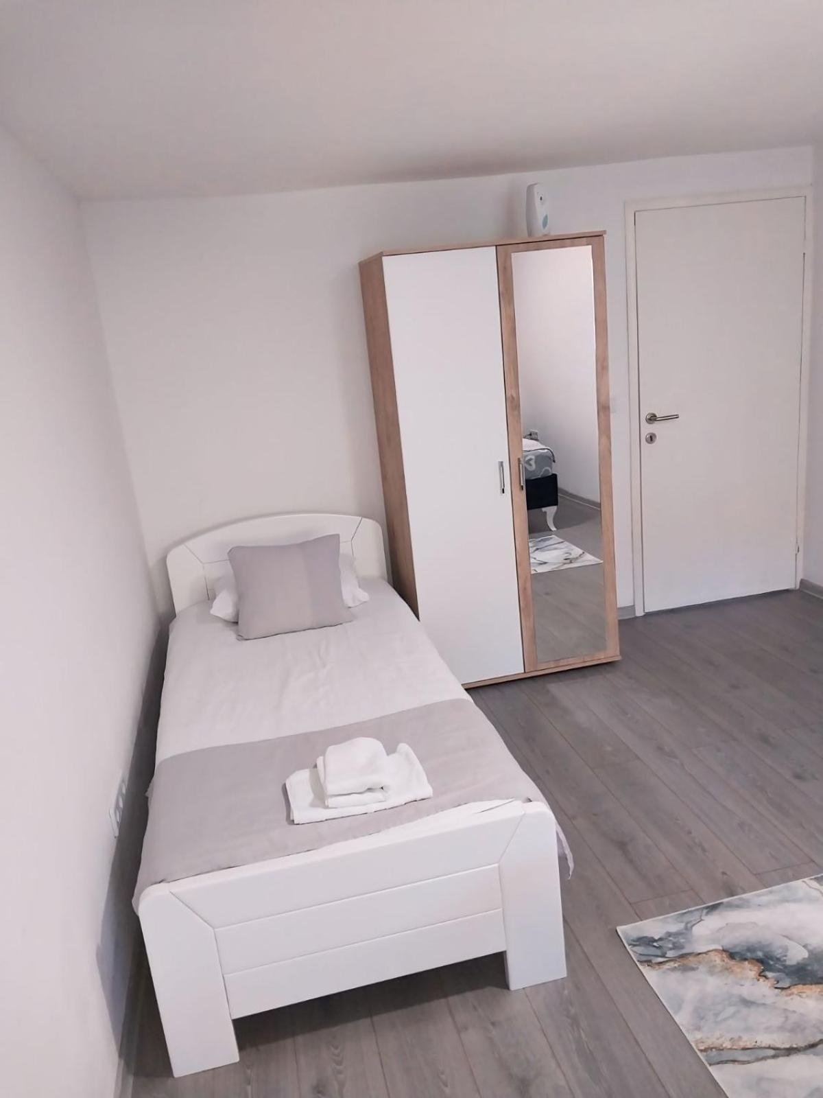Ajla - Free Parking Apartment ซาราเยโว ภายนอก รูปภาพ